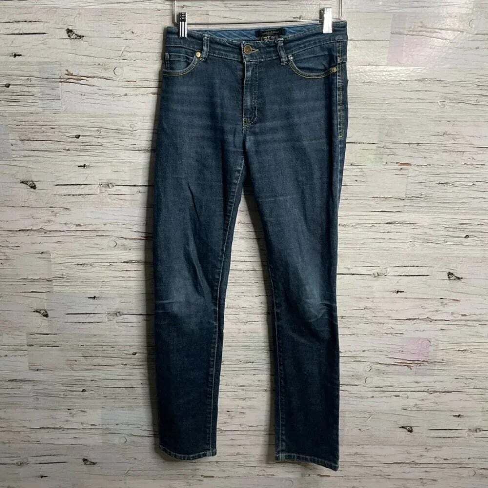 Weekend Maxmara  W11 slim fit size 2 straight leg